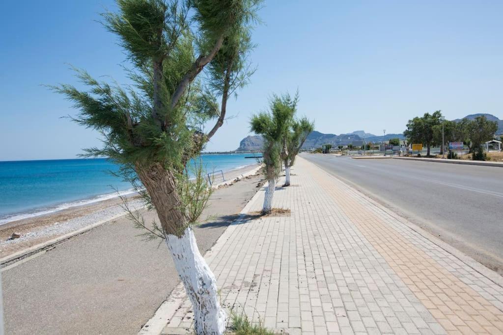 Serenity Studio Beach Home Afándu Kültér fotó