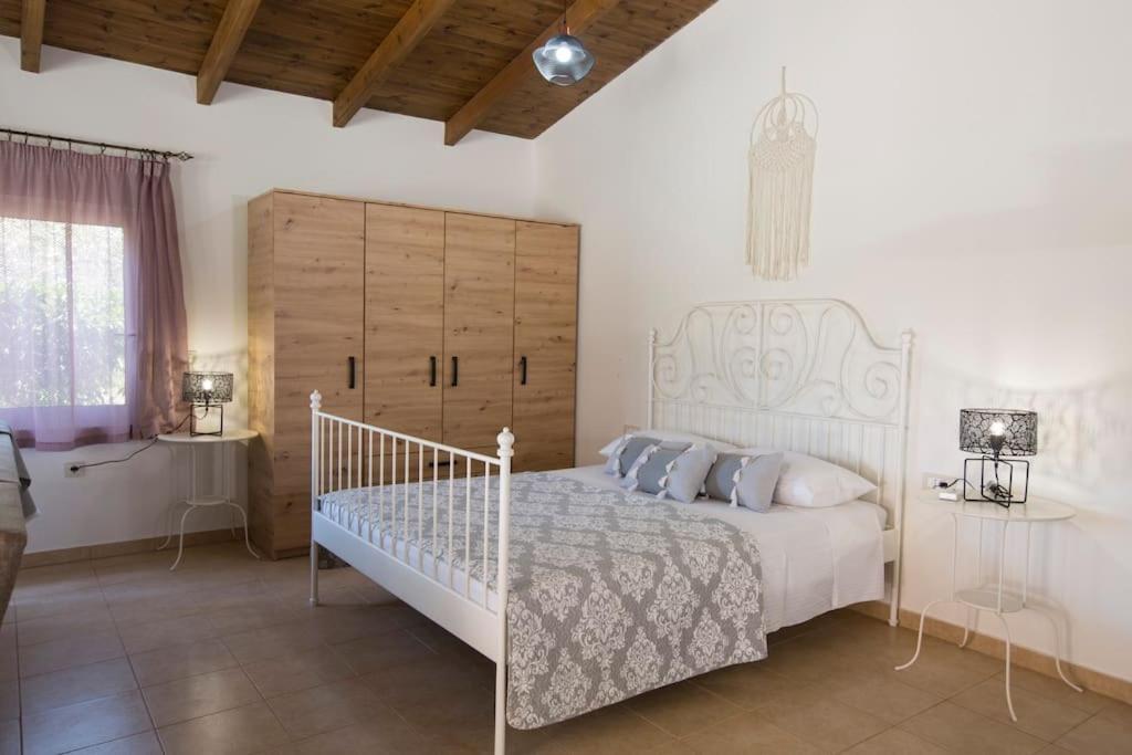Serenity Studio Beach Home Afándu Kültér fotó